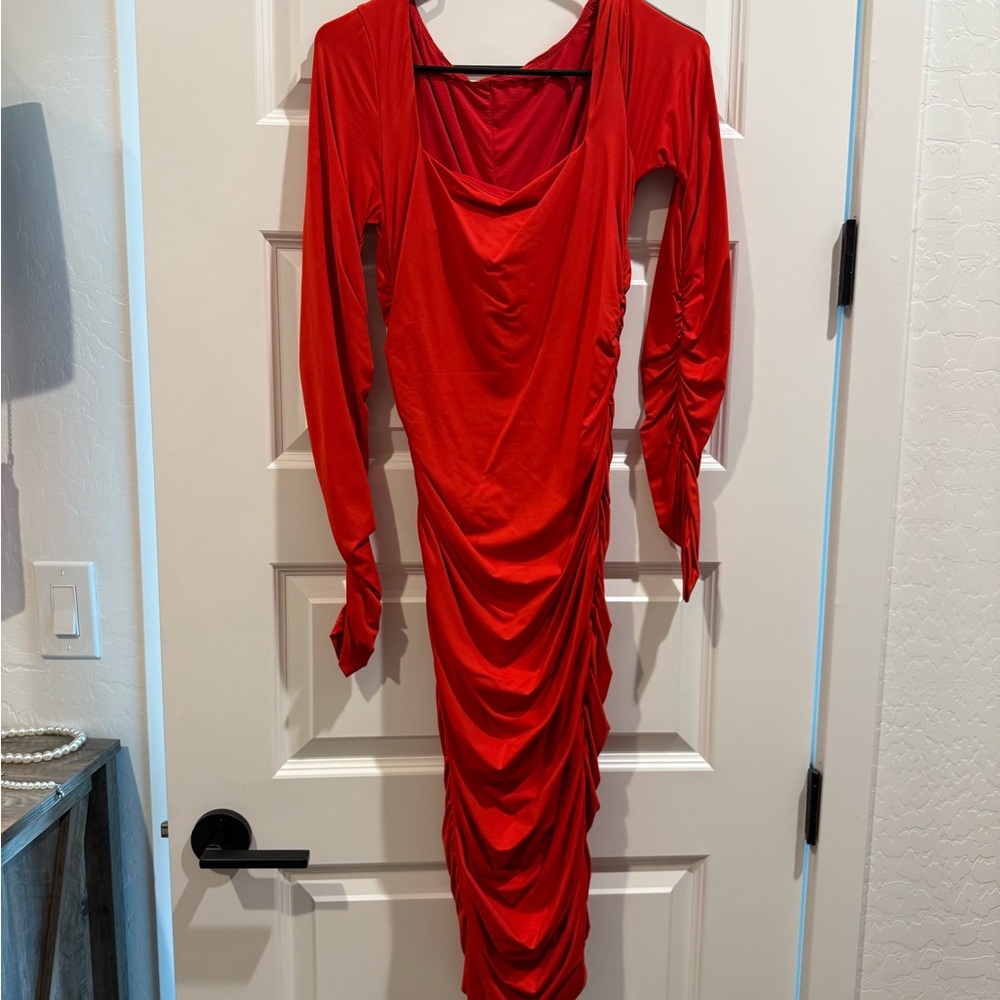 Elegant Red Ruched Dress - Picture 2 of 3